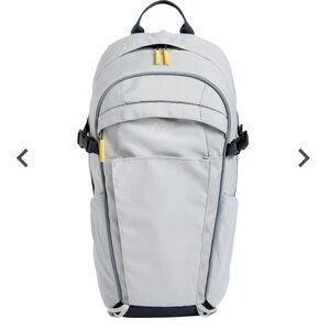 Quest Hydration pack